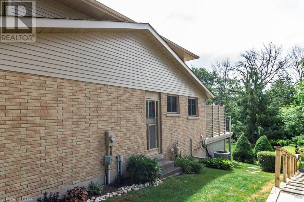 445 Wellington Rd 18 Township, Centre Wellington, Ontario  N1M 2W3 - Photo 34 - 40572127