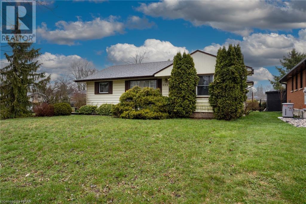 295 Winston Street W, Listowel, Ontario  N4W 1J7 - Photo 2 - 40569649