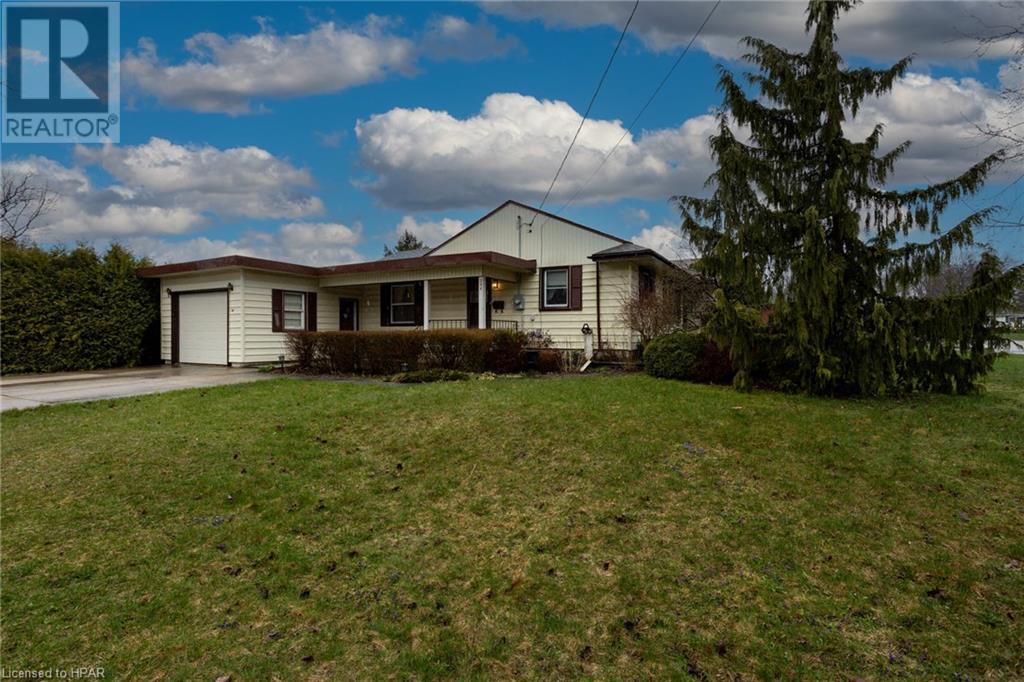 295 Winston Street W, Listowel, Ontario  N4W 1J7 - Photo 3 - 40569649