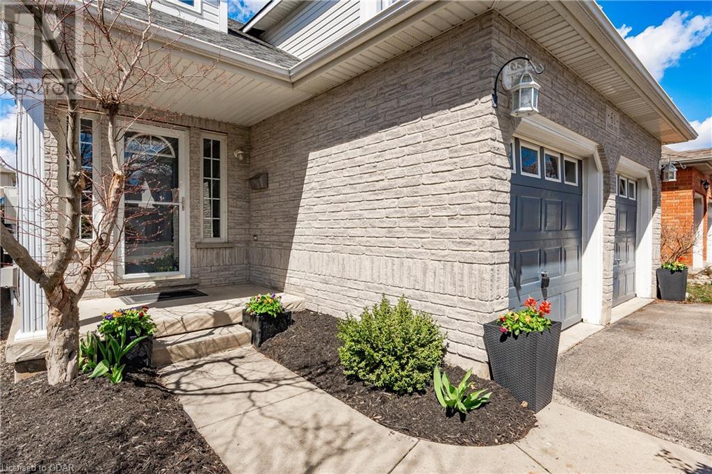 61 Marsh Crescent, Guelph, Ontario  N1L 1L4 - Photo 4 - 40570284