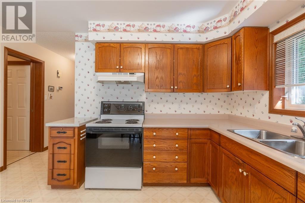 102 Huron Street E, Exeter, Ontario  N0M 1S1 - Photo 9 - 40565911