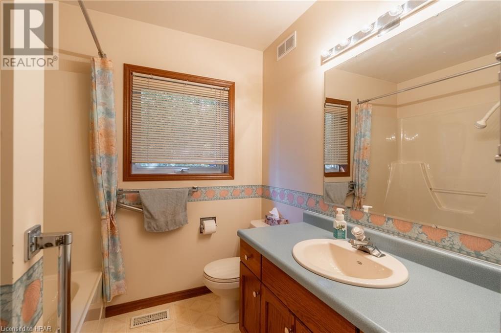 102 Huron Street E, Exeter, Ontario  N0M 1S1 - Photo 15 - 40565911