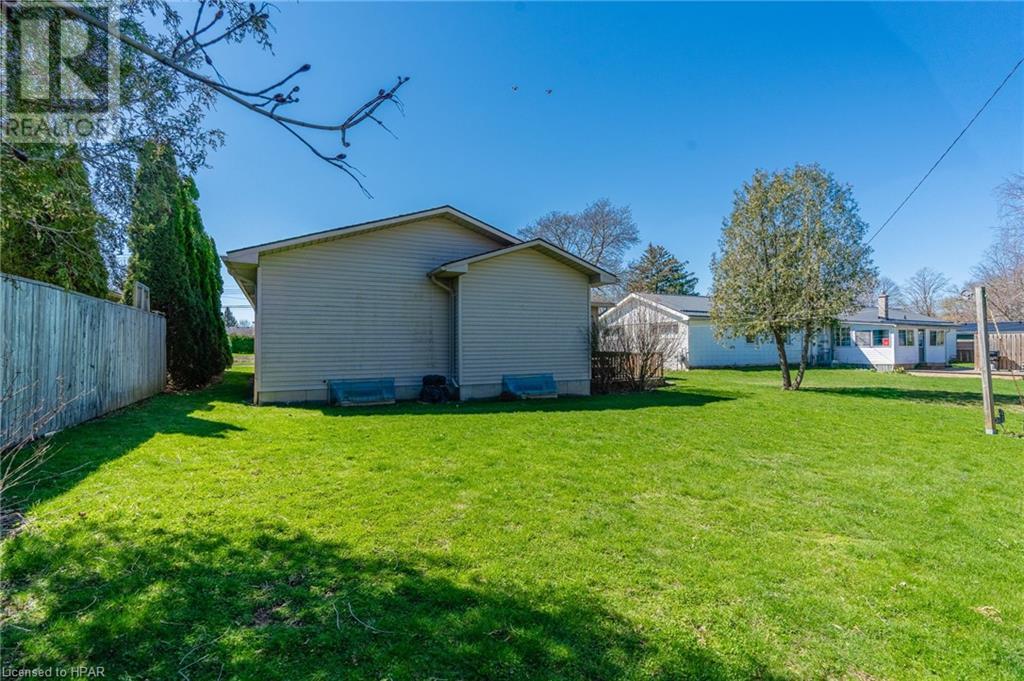 102 Huron Street E, Exeter, Ontario  N0M 1S1 - Photo 31 - 40565911