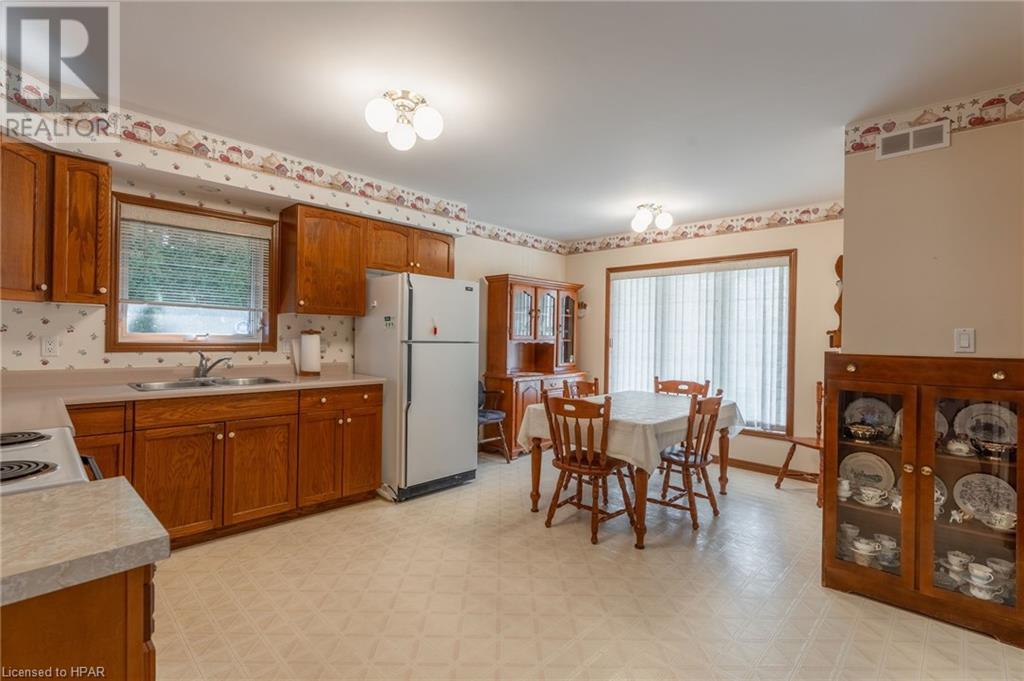 102 Huron Street E, Exeter, Ontario  N0M 1S1 - Photo 6 - 40565911