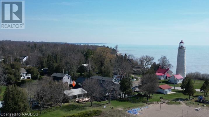 805 Leonard Court, Point Clark, Ontario  N2Z 2X3 - Photo 4 - 40571754