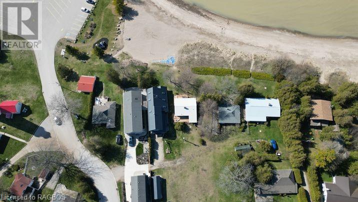 805 Leonard Court, Point Clark, Ontario  N2Z 2X3 - Photo 6 - 40571754