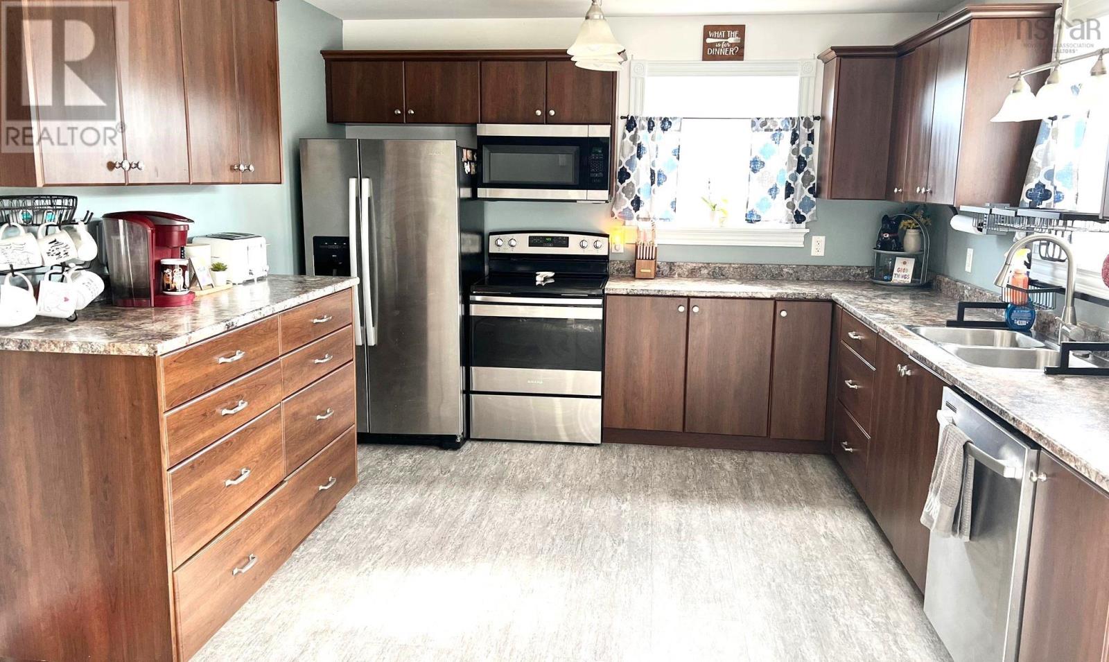 6 Roslindale Drive, Truro Heights, Nova Scotia  B6L 1T2 - Photo 4 - 202407295