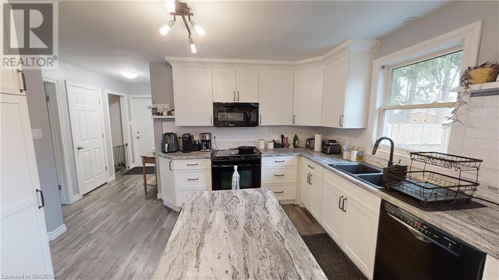 192 12th Avenue, Hanover, Ontario  N4N 2S9 - Photo 5 - 40570874