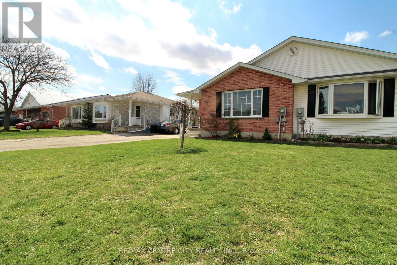 22 Fanjoy Dr W, St. Thomas, Ontario  N5R 6B4 - Photo 2 - X8238122