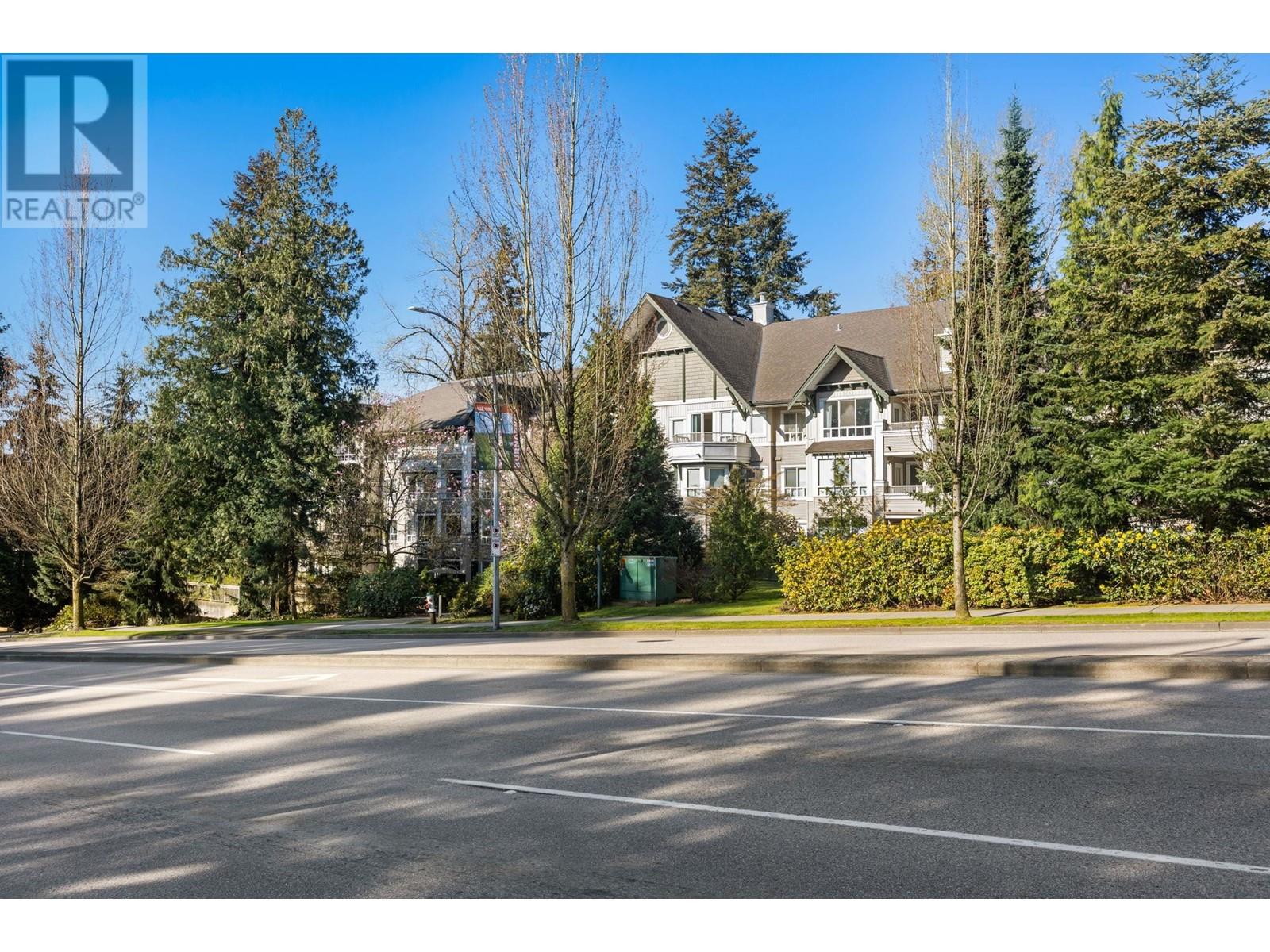 Listing Picture 2 of 25 : 307 7383 GRIFFITHS DRIVE, Burnaby / 本拿比 - 魯藝地產 Yvonne Lu Group - MLS Medallion Club Member