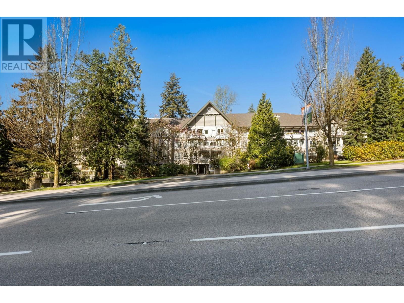 Listing Picture 4 of 25 : 307 7383 GRIFFITHS DRIVE, Burnaby / 本拿比 - 魯藝地產 Yvonne Lu Group - MLS Medallion Club Member