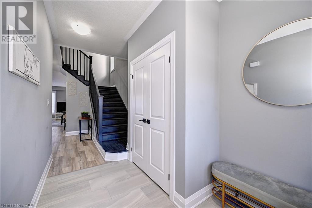 302 Raspberry Place Place, Waterloo, Ontario  N2V 0H3 - Photo 4 - 40568713