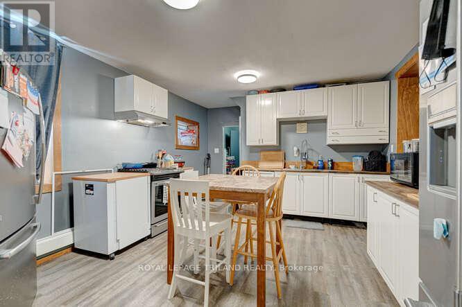 92 Centre St W, Strathroy-Caradoc, Ontario  N7G 1V1 - Photo 10 - X8238852