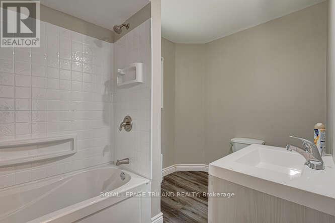 92 Centre St W, Strathroy-Caradoc, Ontario  N7G 1V1 - Photo 23 - X8238852