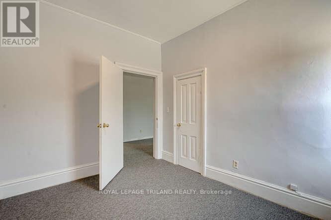 92 Centre St W, Strathroy-Caradoc, Ontario  N7G 1V1 - Photo 32 - X8238852