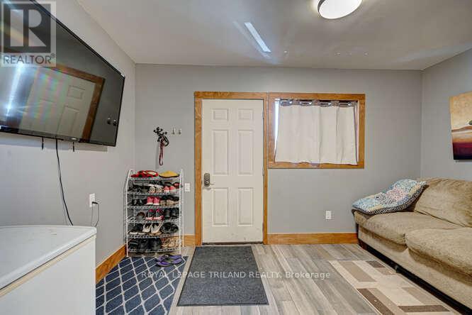 92 Centre St W, Strathroy-Caradoc, Ontario  N7G 1V1 - Photo 8 - X8238852