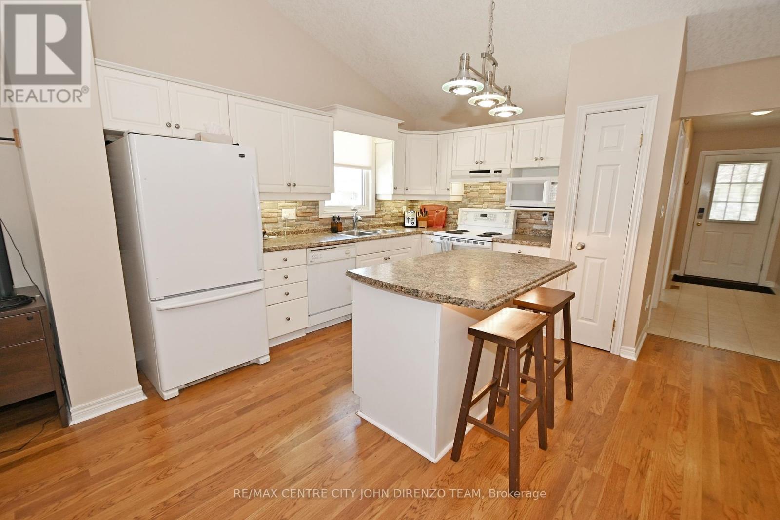 24 - 20 Windemere Place, St. Thomas, Ontario  N5R 6H6 - Photo 6 - X8239052