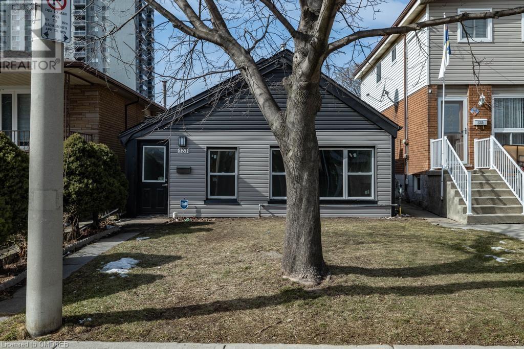 131 N West Avenue N, Hamilton, Ontario  L8L 5C4 - Photo 2 - 40572674
