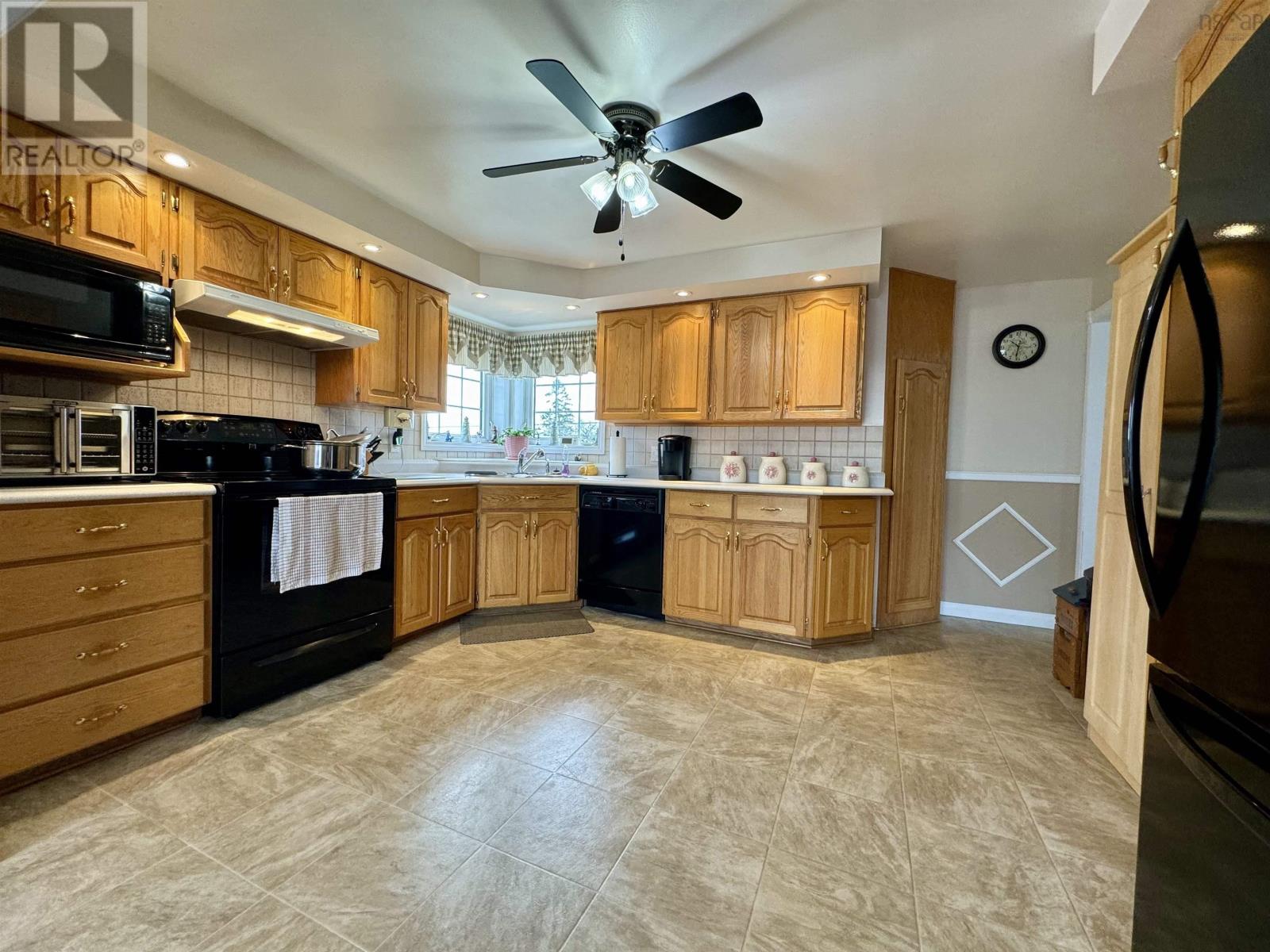 2617 Highway 206, Arichat, Nova Scotia  B0E 1A0 - Photo 10 - 202407343