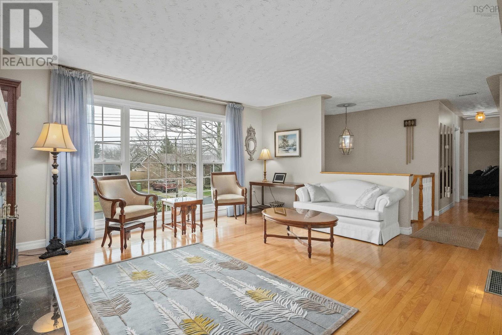 127 Avondale Road, Cole Harbour, Nova Scotia  B2V 1H3 - Photo 5 - 202407349