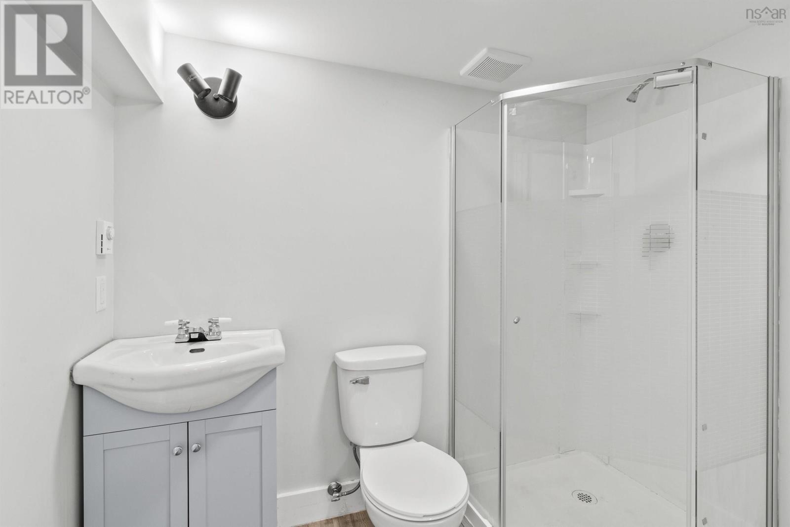 15 Cow Bay Road, Eastern Passage, Nova Scotia  B3G 1M5 - Photo 14 - 202407350