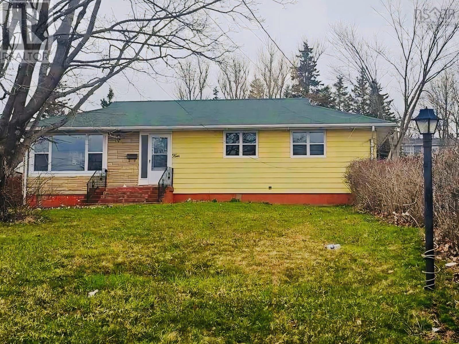 4 Queen Street, North Sydney, Nova Scotia  B2A 1A1 - Photo 1 - 202407351