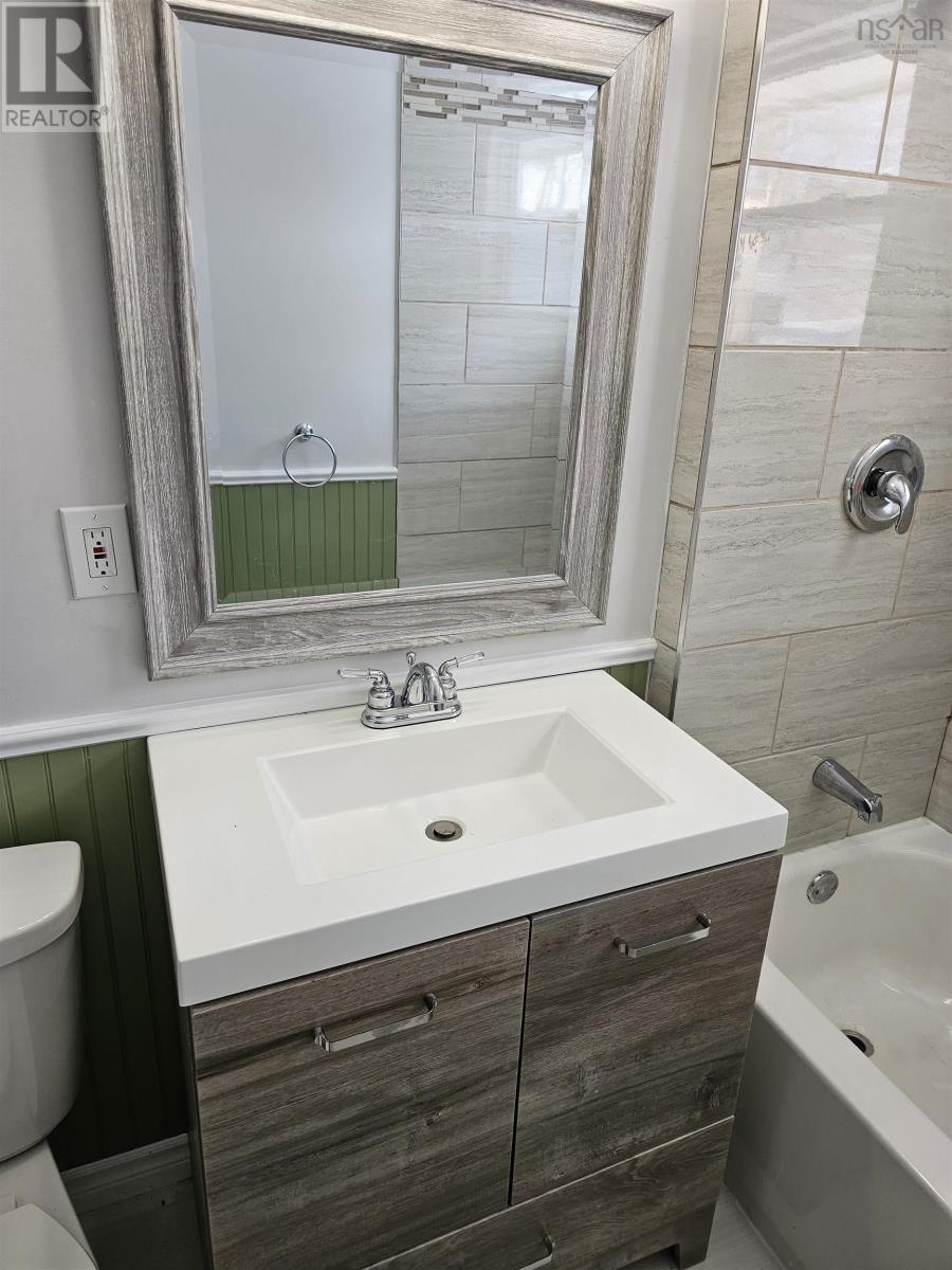 4 Queen Street, North Sydney, Nova Scotia  B2A 1A1 - Photo 10 - 202407351