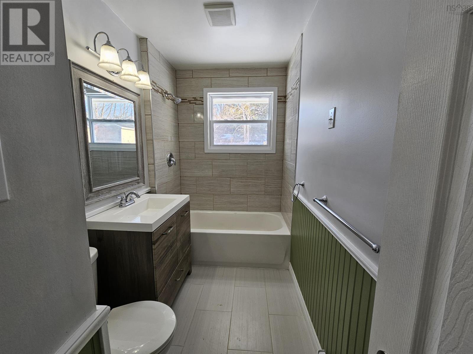 4 Queen Street, North Sydney, Nova Scotia  B2A 1A1 - Photo 14 - 202407351