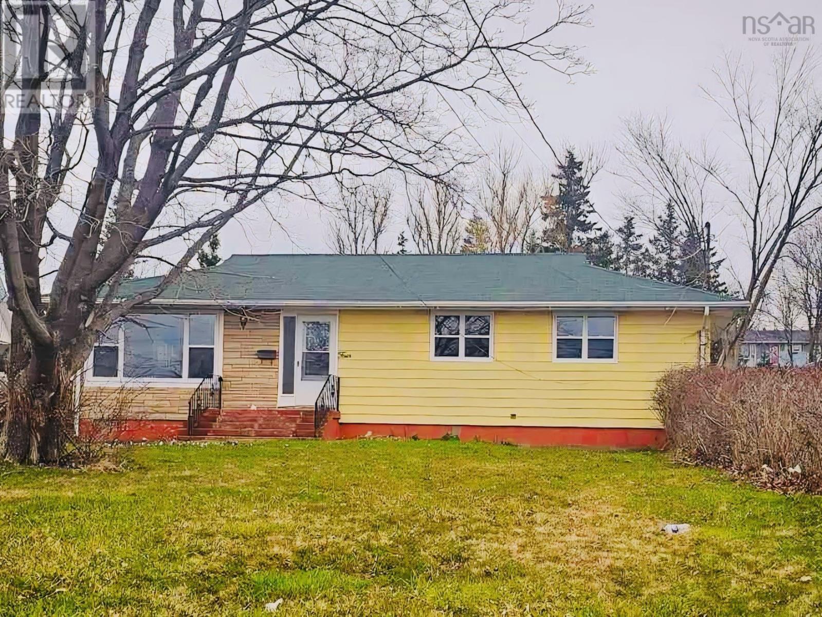 4 Queen Street, North Sydney, Nova Scotia  B2A 1A1 - Photo 4 - 202407351