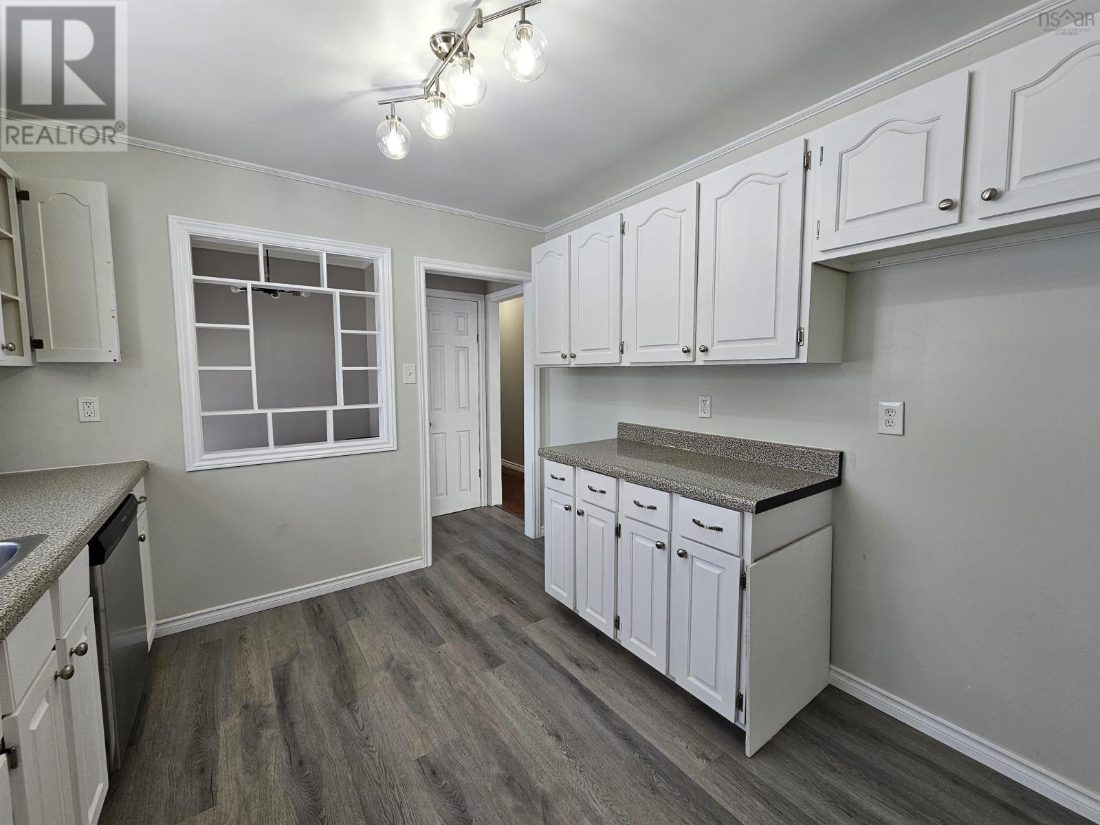 4 Queen Street, North Sydney, Nova Scotia  B2A 1A1 - Photo 8 - 202407351
