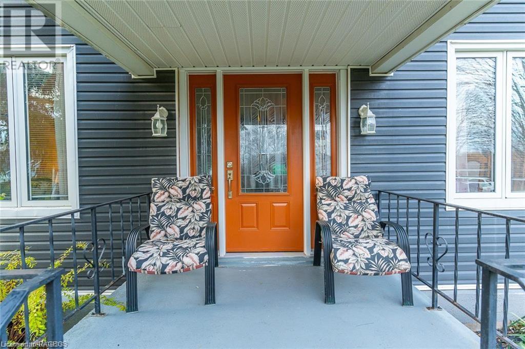 144 Mcnab Street, Chatsworth, Ontario  N0H 1G0 - Photo 2 - 40572712
