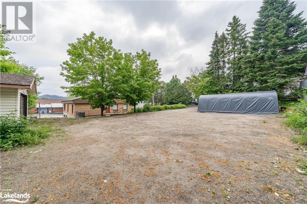 15 Centre Street S, Huntsville, Ontario  P1H 1W4 - Photo 3 - 40550418