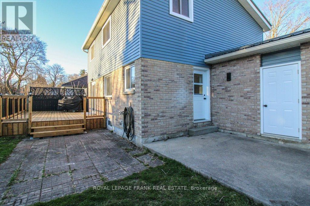 1201 WHITEFIELD DR Peterborough