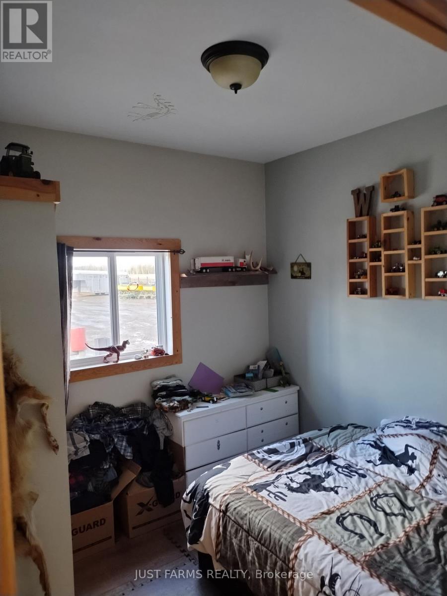 877 Fisher Rd W, Emo, Ontario  P0W 1E0 - Photo 22 - X8239676