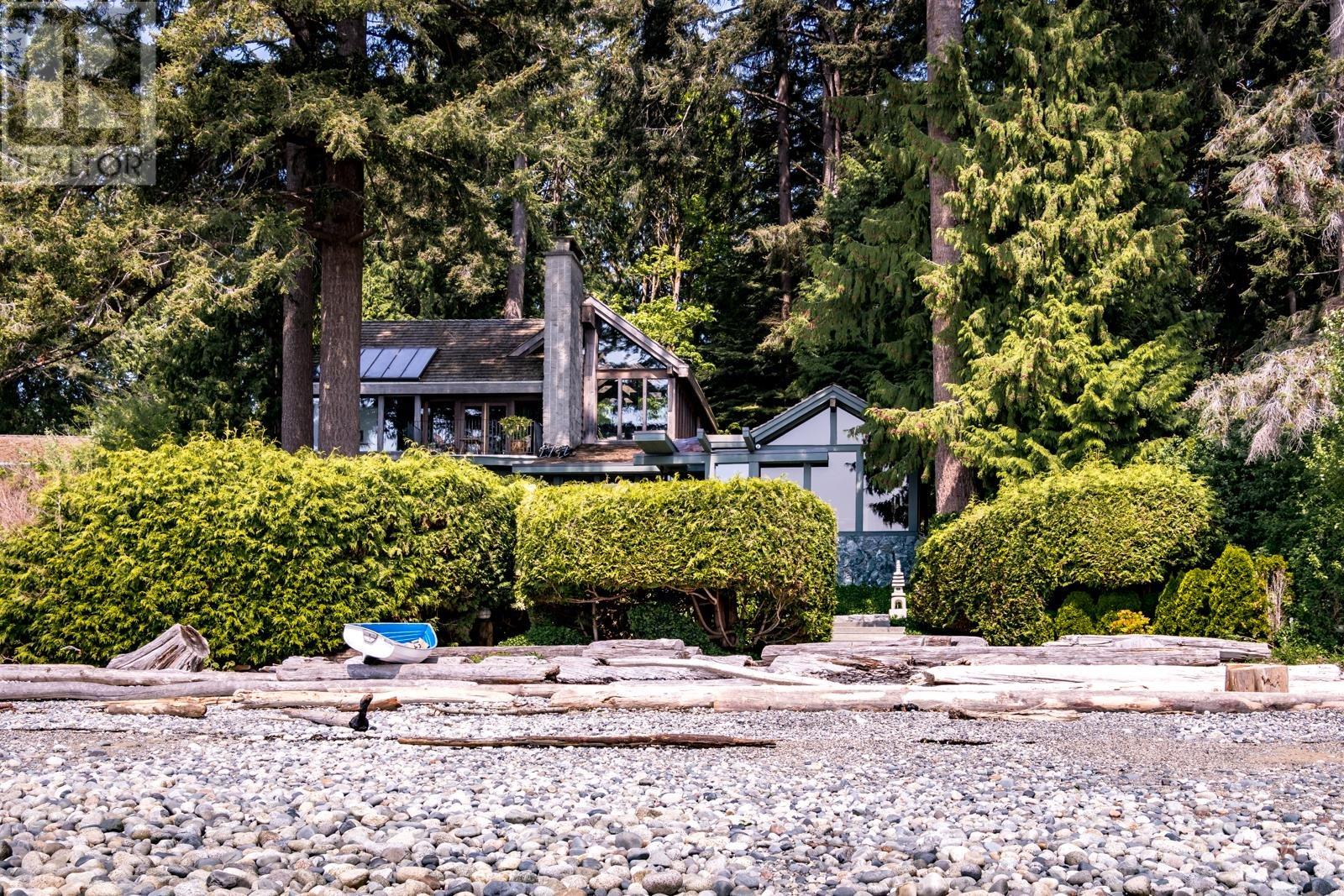 3581 Beach Avenue, Roberts Creek, British Columbia  V0N 2W2 - Photo 1 - R2871151
