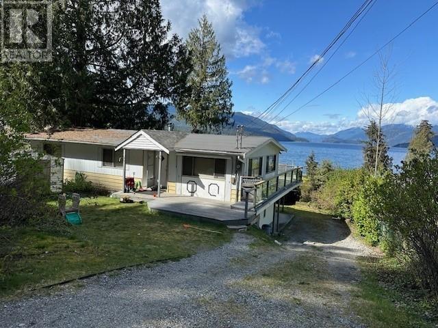 6201 Coracle Drive, Sechelt, British Columbia  V7Z 0C9 - Photo 2 - R2871352
