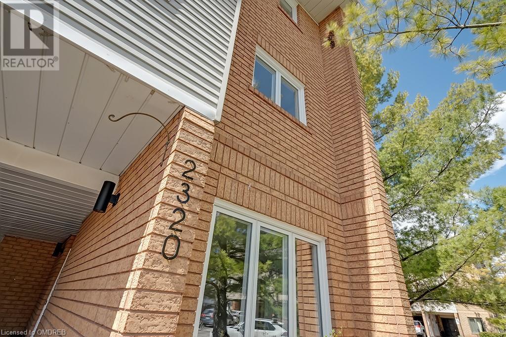 2320 Strawfield Court, Oakville, Ontario  L6H 6C2 - Photo 4 - 40572531