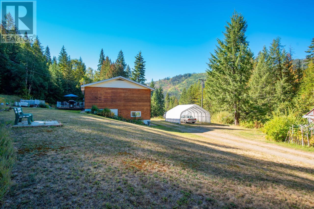 1110 HIGHWAY 22 Rossland