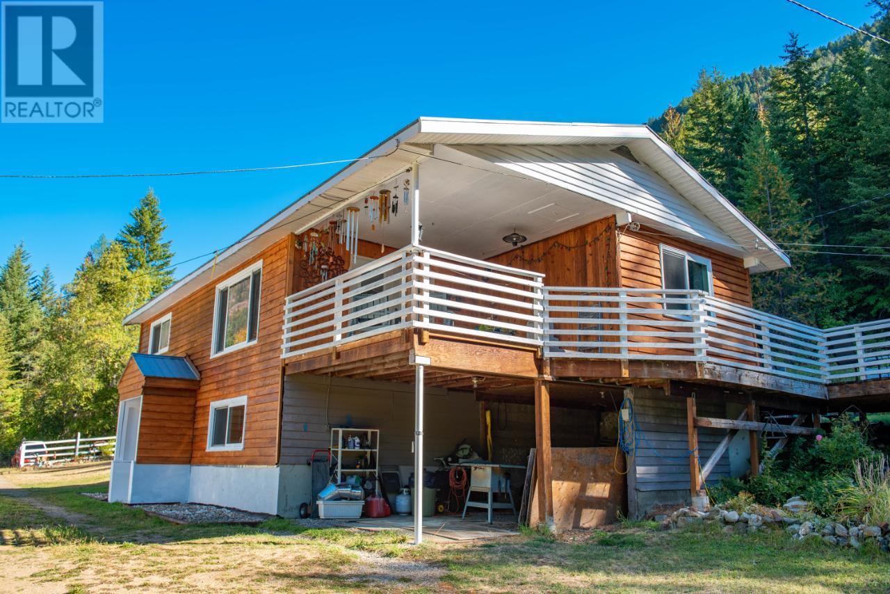 1110 HIGHWAY 22 Rossland