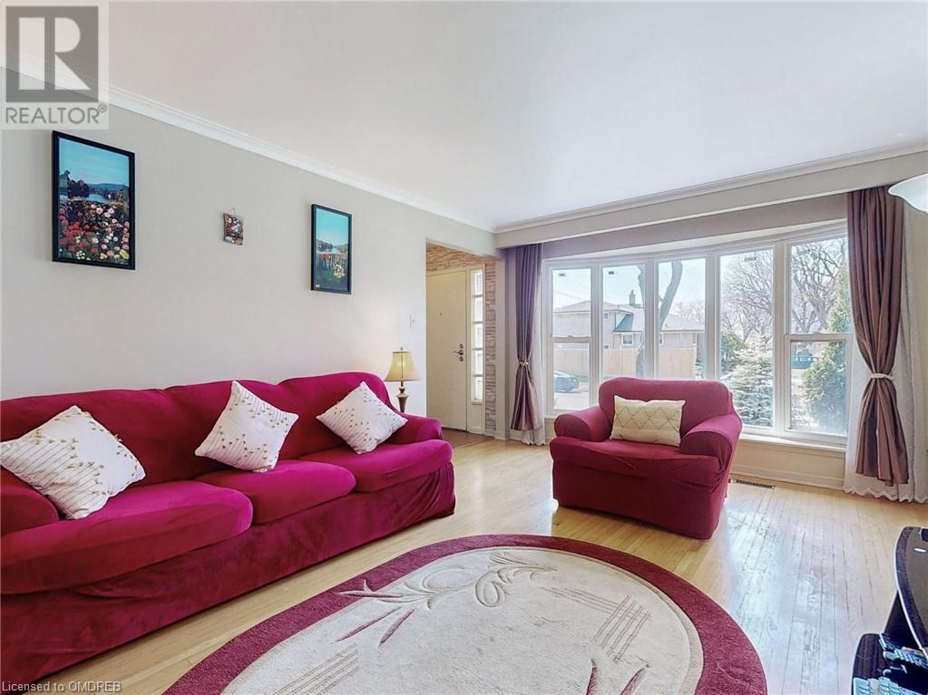 84 Marbury Crescent, Toronto, Ontario  M3A 2G2 - Photo 3 - 40565449