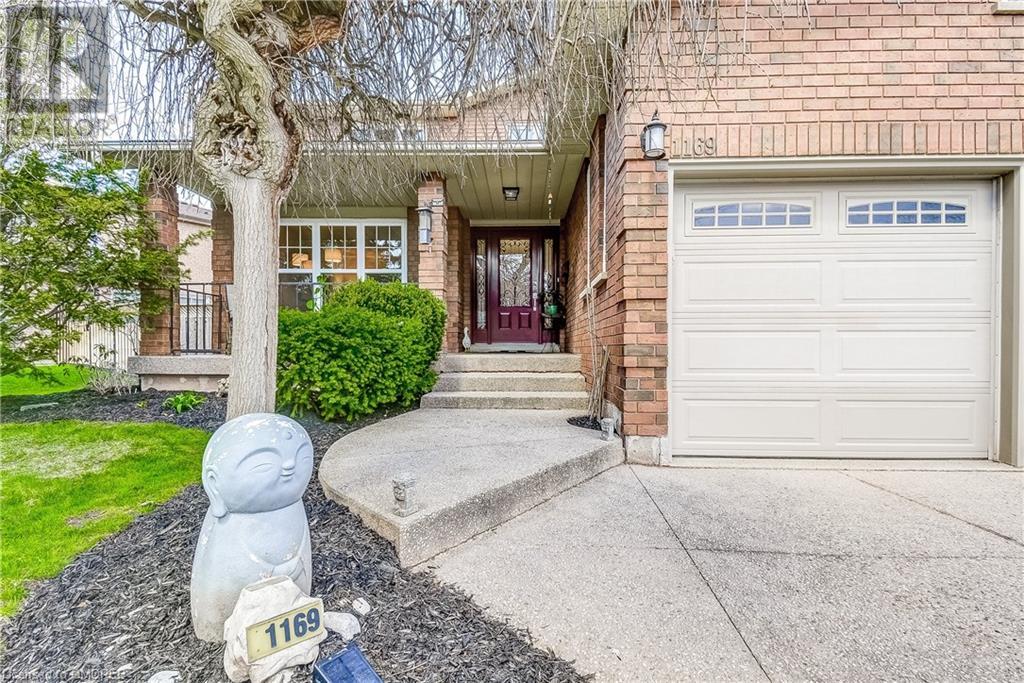 1169 Beechgrove Crescent, Oakville, Ontario  L6M 2B3 - Photo 4 - 40572276