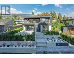 2221 KINGS AVENUE, west vancouver, British Columbia