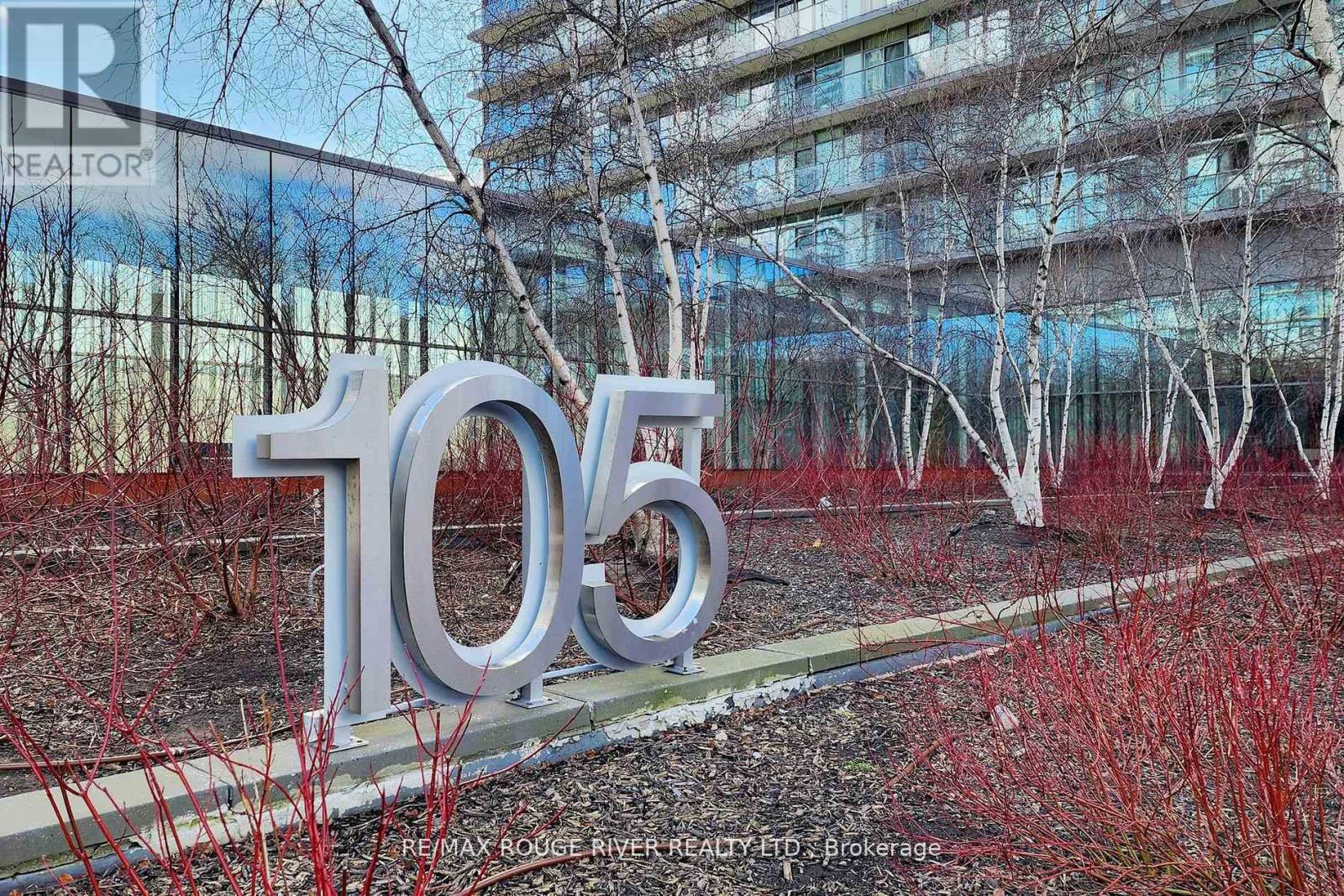 #2401 -105 The Queensway, Toronto, Ontario  M6S 5B5 - Photo 1 - W8241072