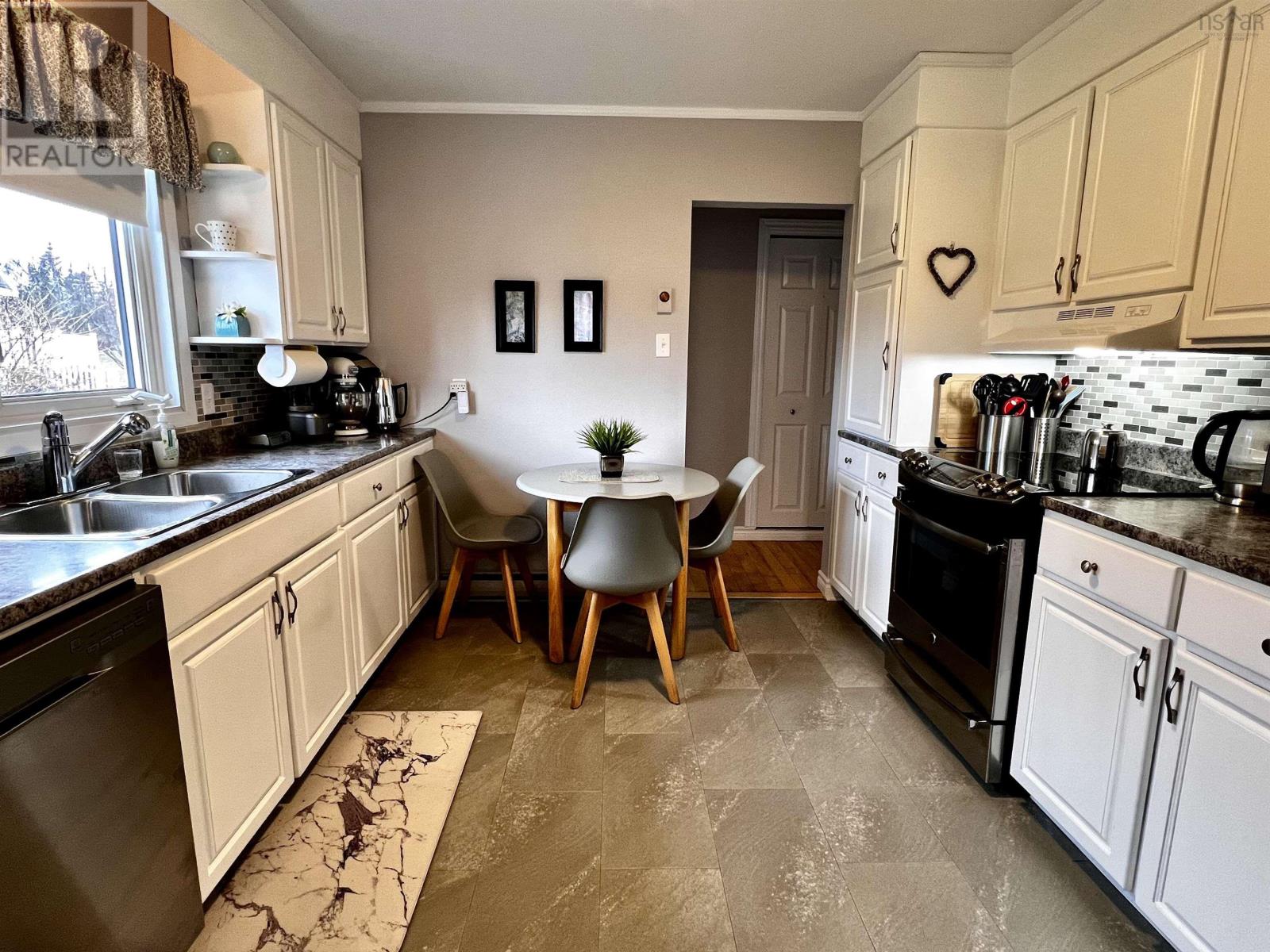 246 South Street, Glace Bay, Nova Scotia  B1A 1W5 - Photo 6 - 202407352