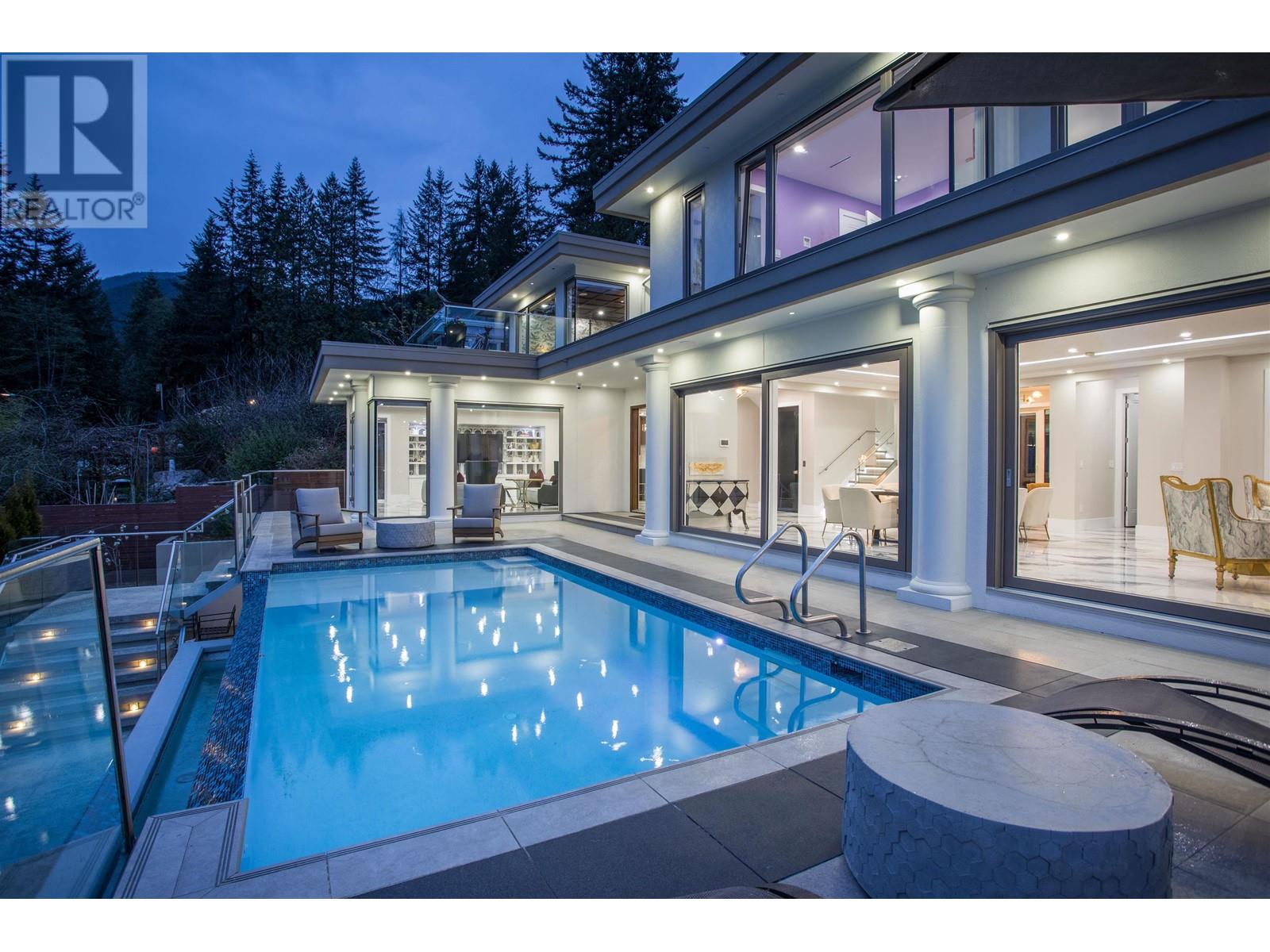 3980 Norwood Avenue, North Vancouver, British Columbia  V7N 3R3 - Photo 3 - R2871717