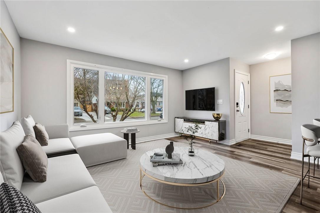 9 Allan Drive, St. Catharines, Ontario  L2N 5S4 - Photo 3 - H4190619