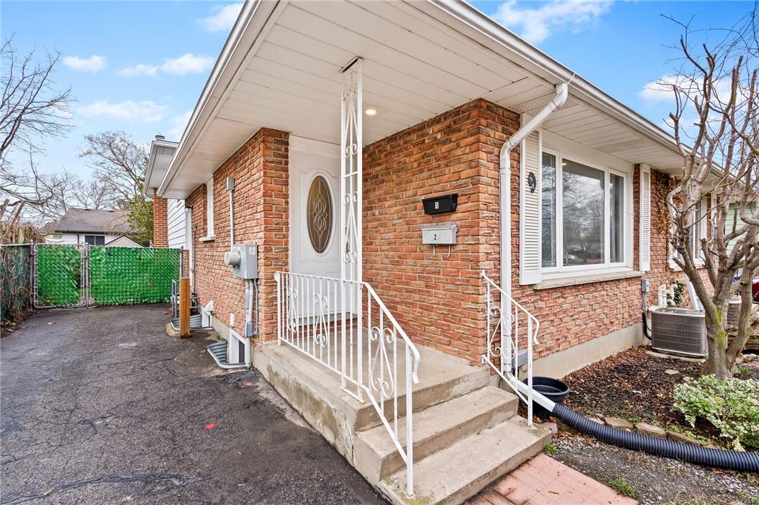 9 Allan Drive, St. Catharines, Ontario  L2N 5S4 - Photo 2 - H4190622