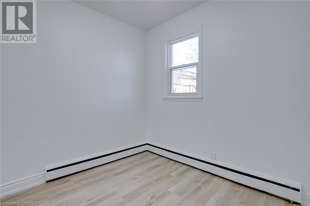 43 Centre Street N, St. Catharines, Ontario  L2R 3A8 - Photo 21 - 40566828