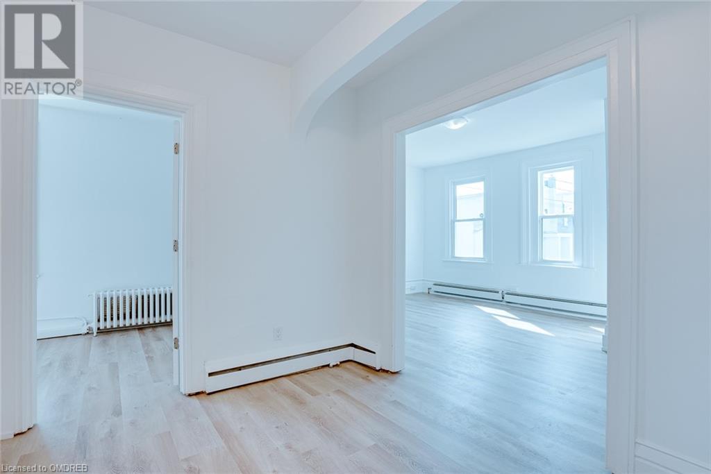 43 Centre Street N, St. Catharines, Ontario  L2R 3A8 - Photo 21 - 40568413