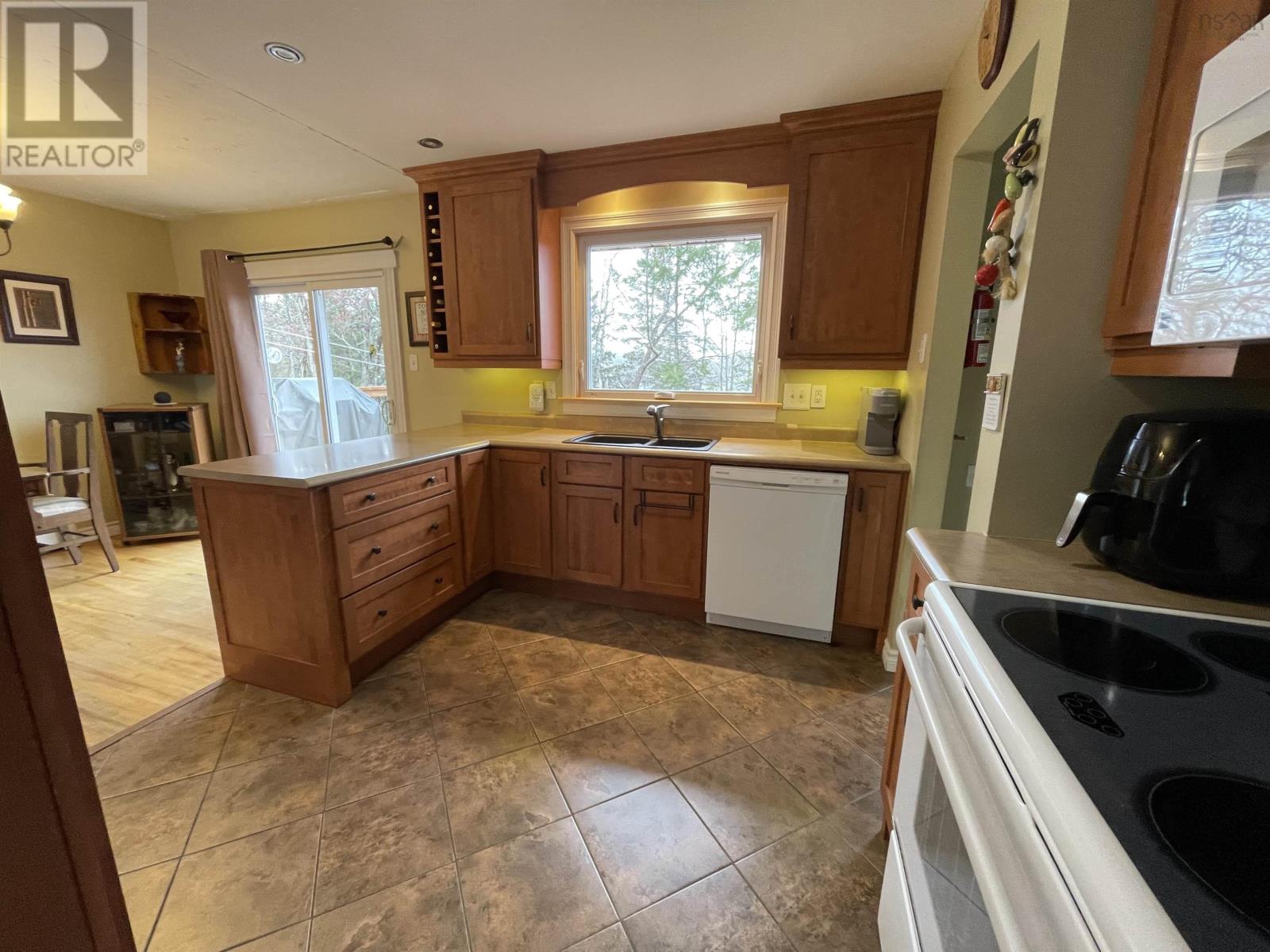 15 Loggen Road, Middle Sackville, Nova Scotia  B4E 1V6 - Photo 8 - 202407410